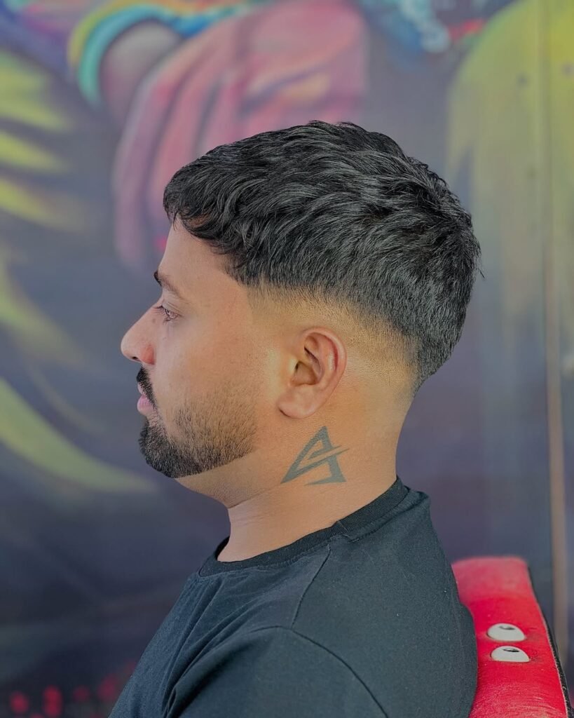 Cortes de Cabelo Buzz: Guia Completo para o Estilo Perfeito, image size:819x1024