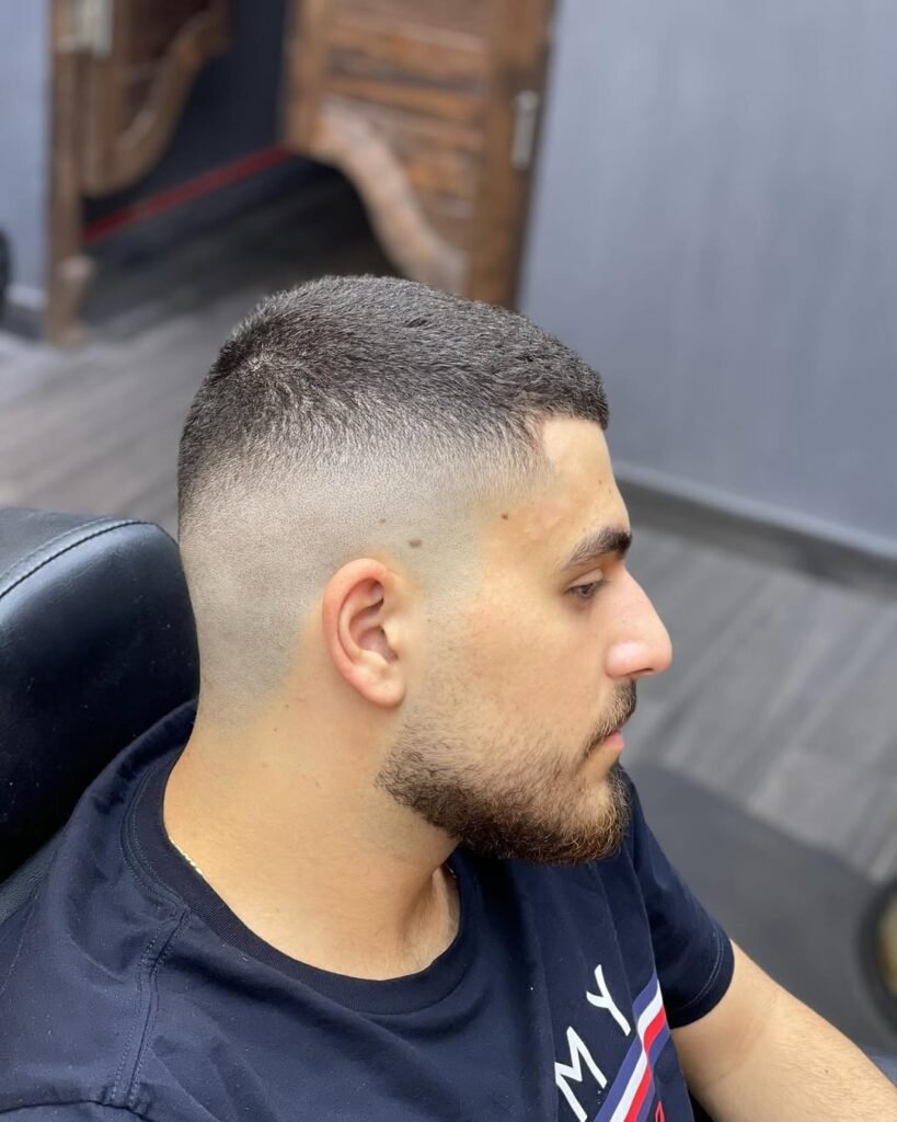 Cortes de Cabelo Buzz: Guia Completo para o Estilo Perfeito, image size:819x1024